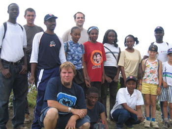 zusammen auf dem mt. longonot, vulkan im rift valley, kenya sept. 2003