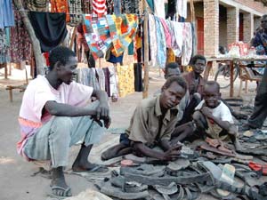 Schuhmacher im Südsudan 2004